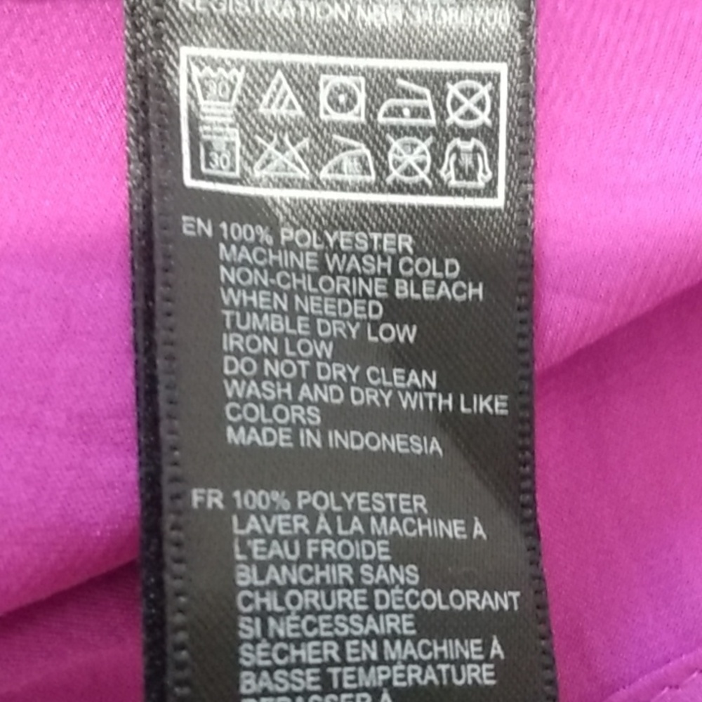 Like New, Silky Sleeveless Pocket Blouse - Picture 8 of 9
